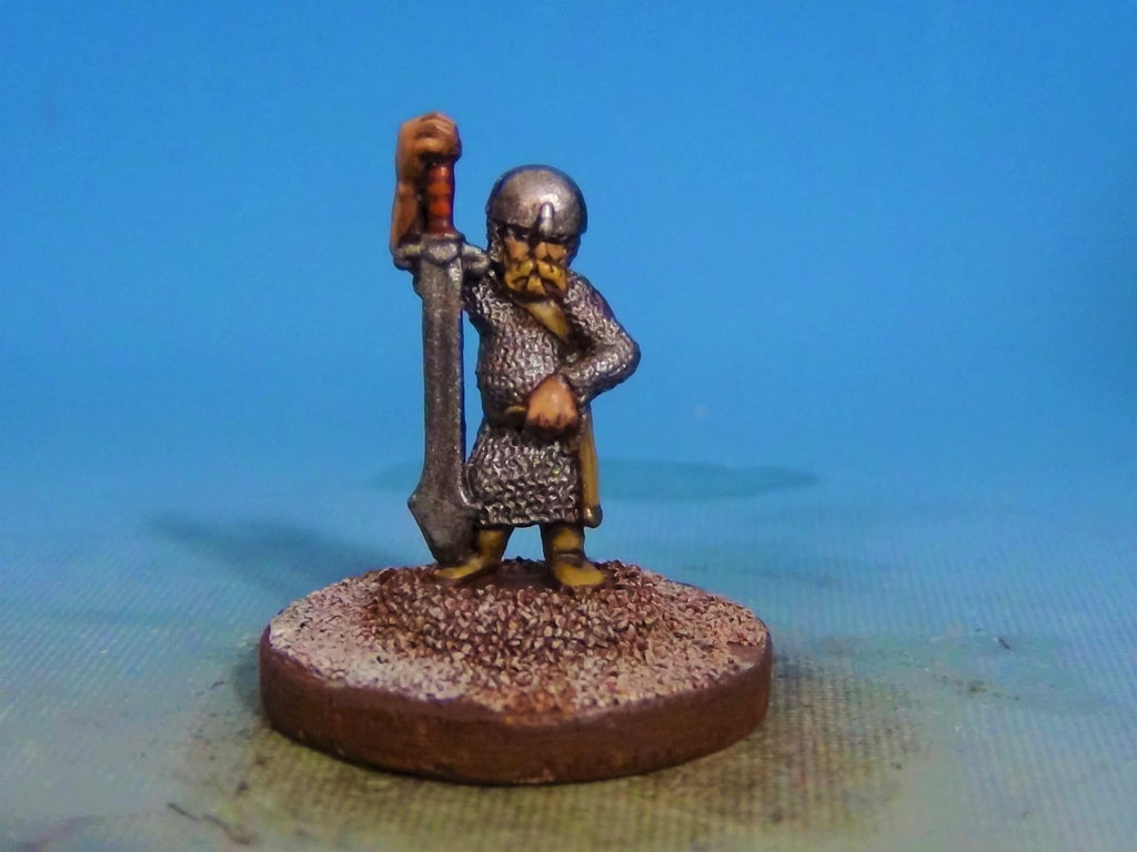 Pro-Painted Miniature - Ral Partha Gnome or Dwarf Swordsman w/ Two-Handed Sword