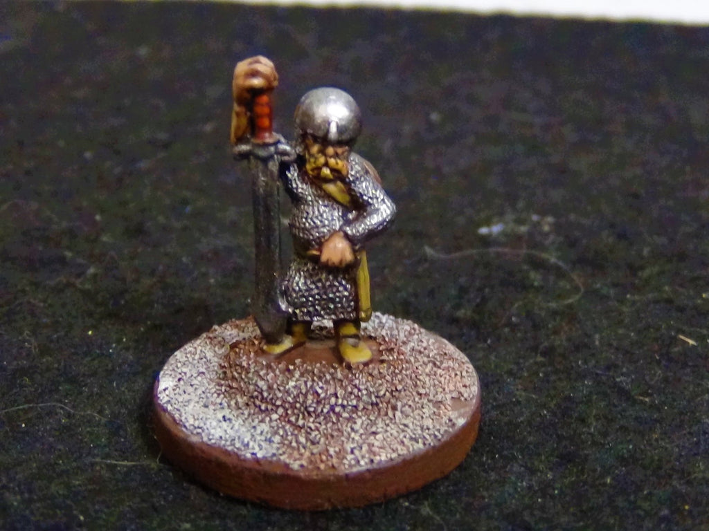 Pro-Painted Miniature - Ral Partha Gnome or Dwarf Swordsman w/ Two-Handed Sword